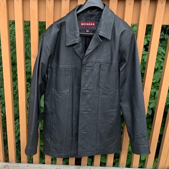 Genuine leather buttoned jacket, brand is Nevada, mens size small - Picture 4 of 7